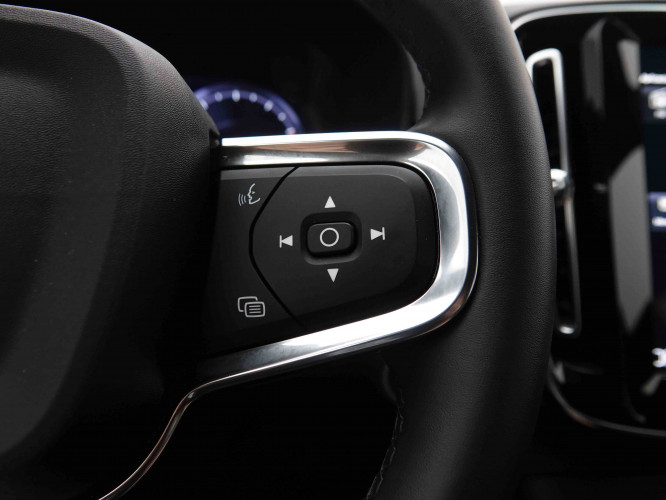 VOLVO_VOLVO_XC40_2549602_20.jpg