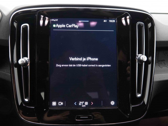 VOLVO_VOLVO_XC40_2549751_13.jpg