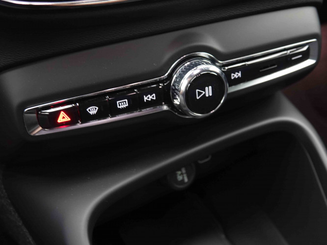 VOLVO_VOLVO_XC40_2549751_15.jpg