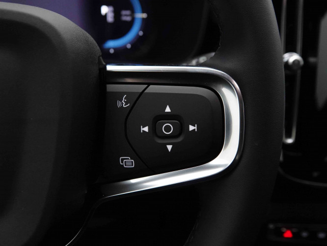 VOLVO_VOLVO_XC40_2653027_18.jpg
