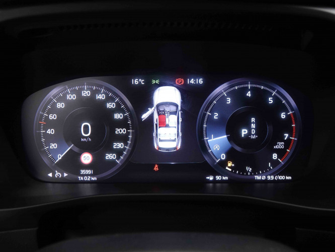 VOLVO_VOLVO_XC40_2653080_16.jpg