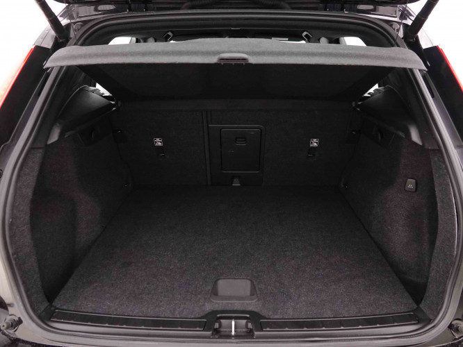 VOLVO_VOLVO_XC40_2653080_5.jpg