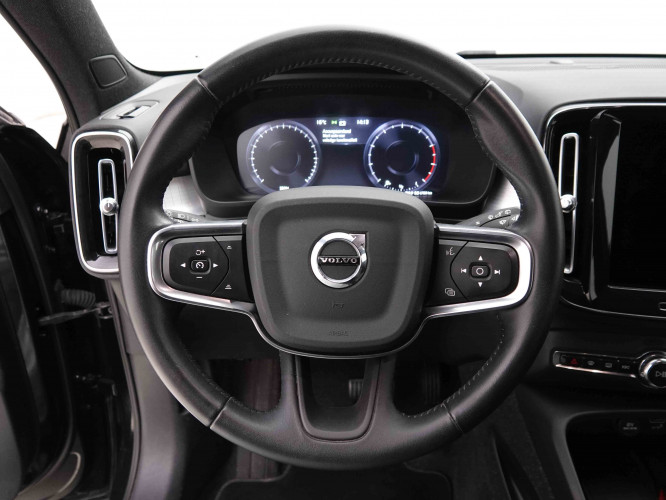 VOLVO_VOLVO_XC40_2653080_9.jpg