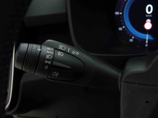 VOLVO_VOLVO_XC40_2653382_16.jpg