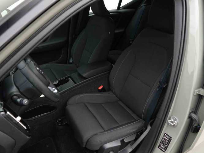VOLVO_VOLVO_XC40_2653382_7.jpg