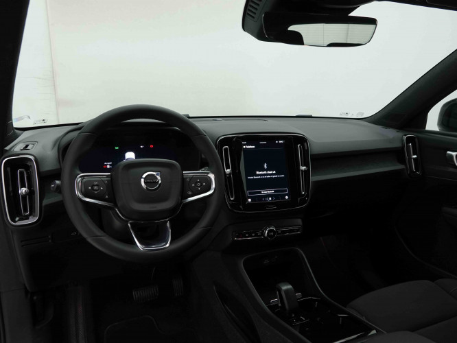 VOLVO_VOLVO_XC40_2653382_8.jpg