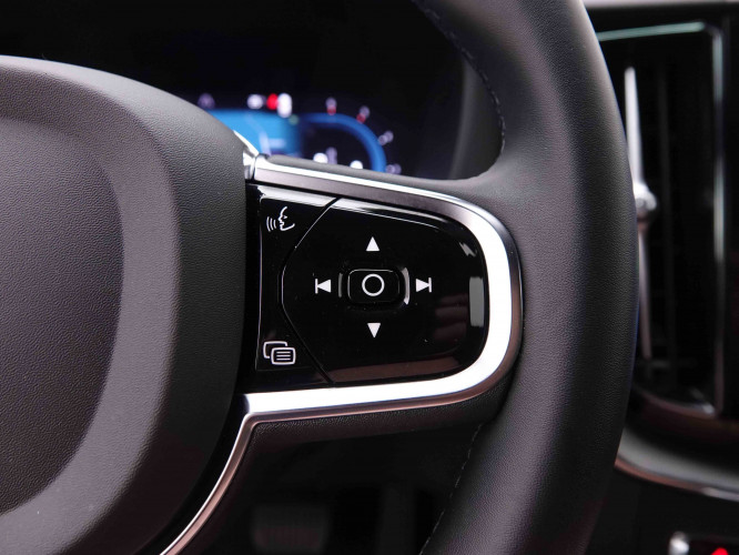 VOLVO_VOLVO_XC60_2548998_20.jpg